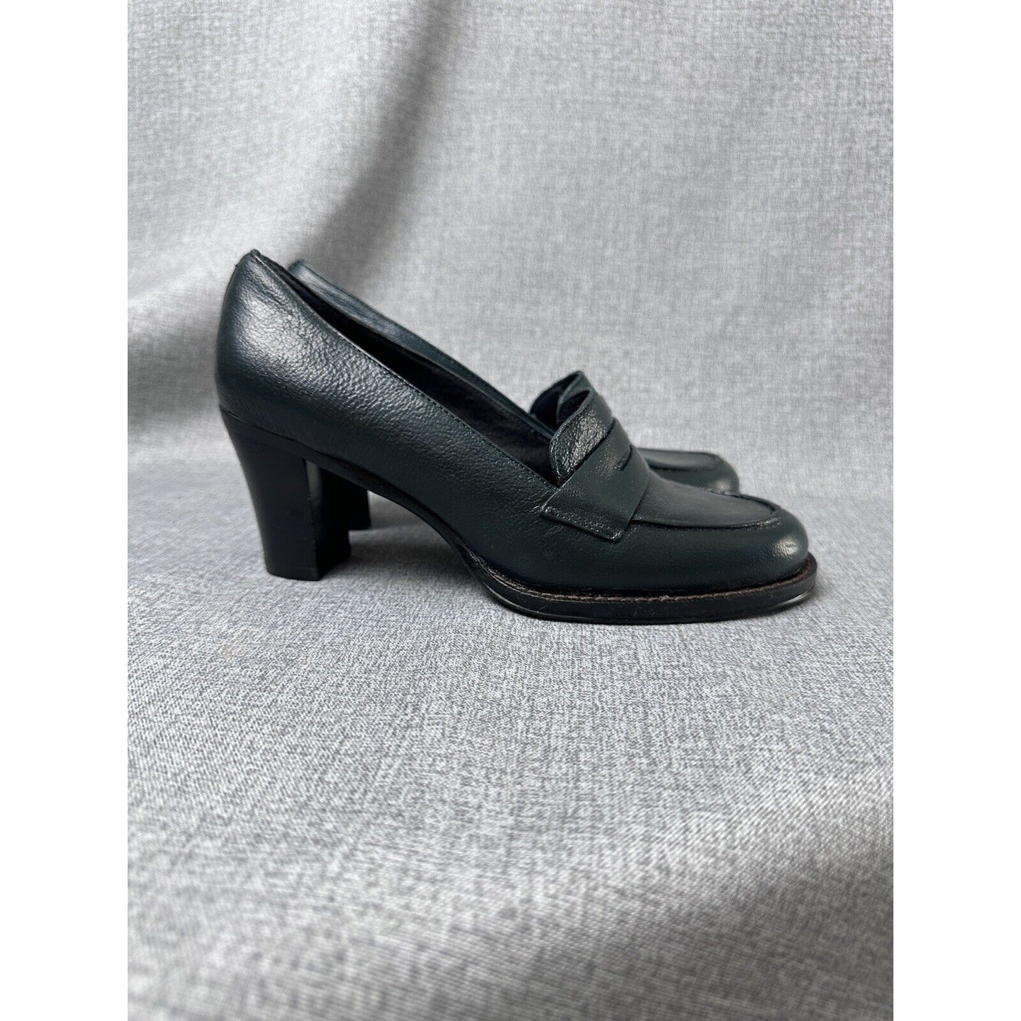 Aerosoles Green Leather Heeled Loafer Women's Size 6 Professional Business Pumps